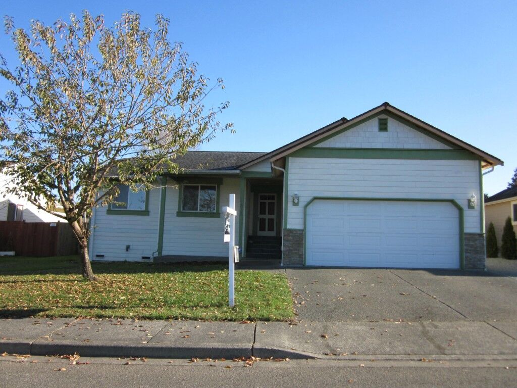 Property Photo: 202 S 28th St WA 98274