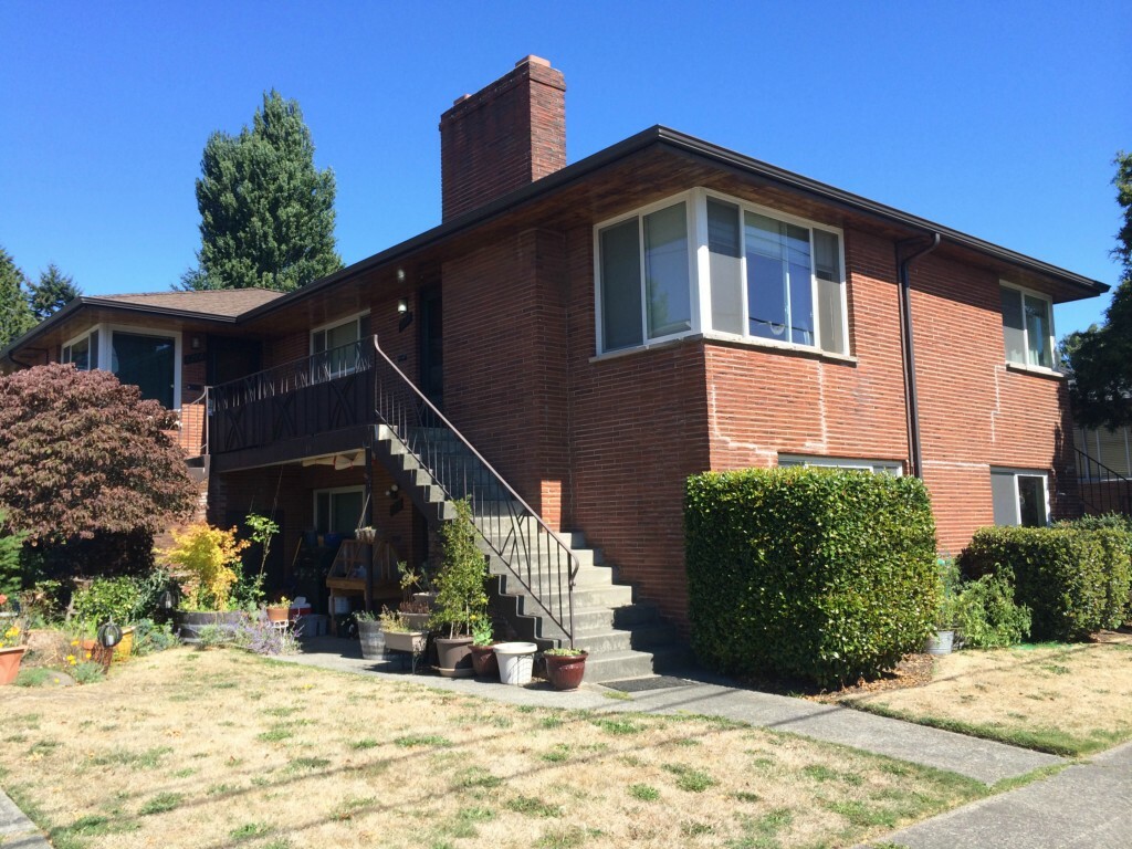 Property Photo:  6702 13th Ave NW 1-3  WA 98117 