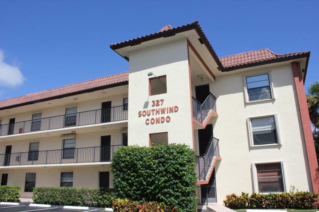 Property Photo:  327 Southwind Drive Apt 106  FL 33408 