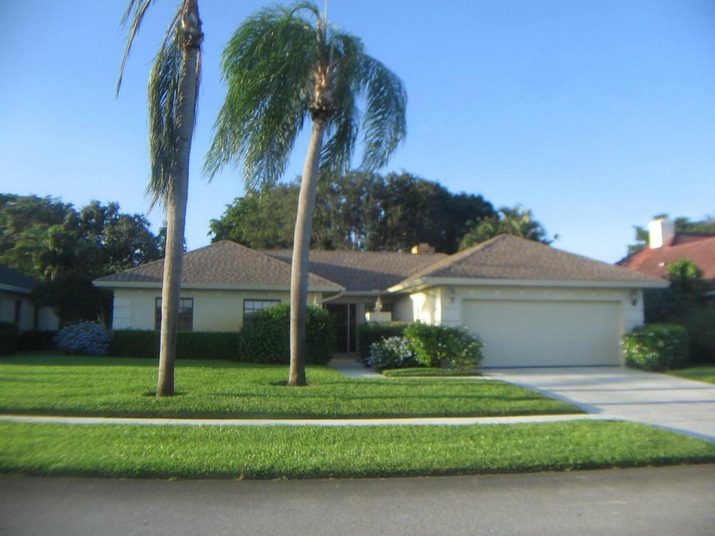 Property Photo:  10211 Greentrail Drive N  FL 33436 