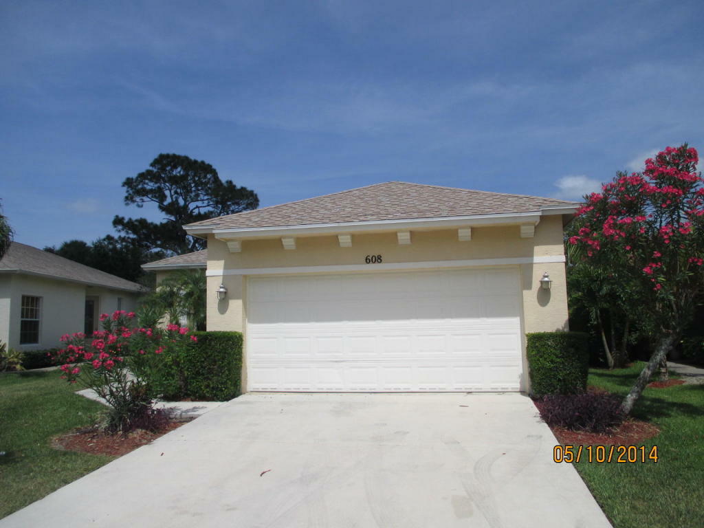 Property Photo:  608 SW Indian Key Drive  FL 34986 