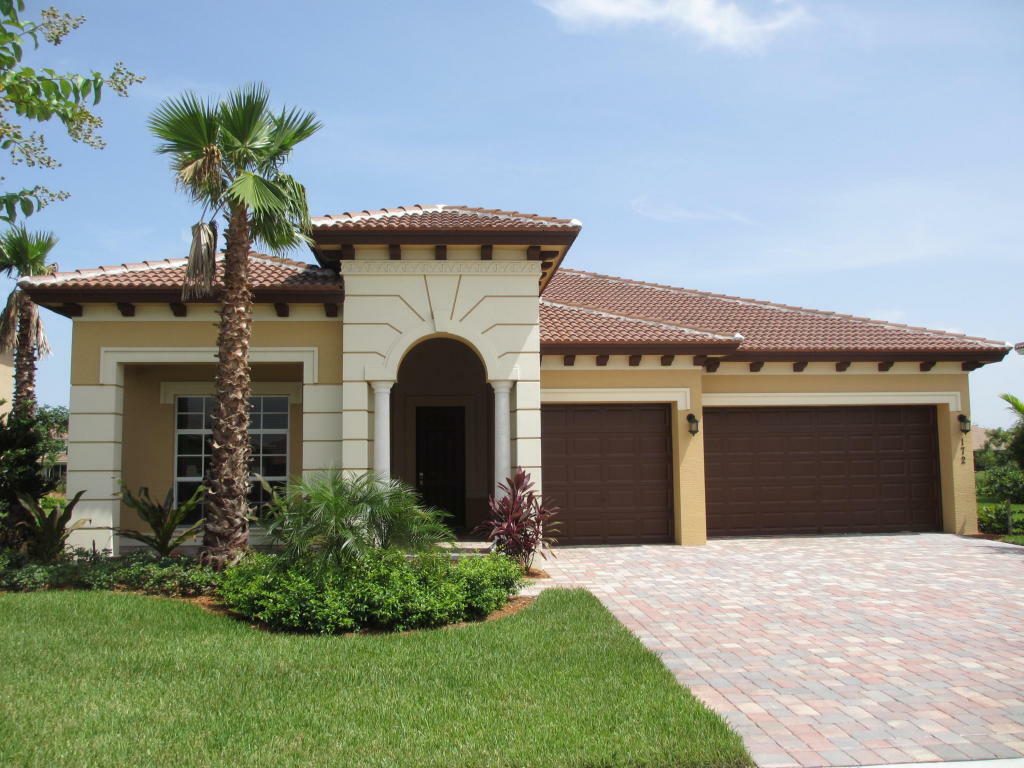 Property Photo:  172 Manor Circle  FL 33458 