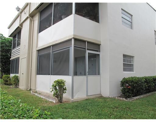 Property Photo:  872 S Normandy 8720  FL 33484 