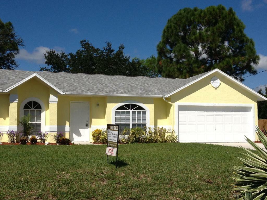 Property Photo:  2410 SW Dalpina Road  FL 34953 