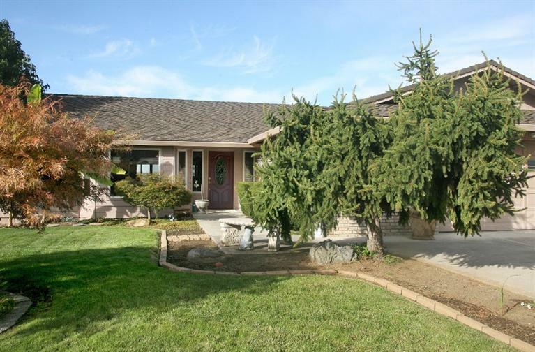 Property Photo:  1823 Garden Drive  OR 97504 