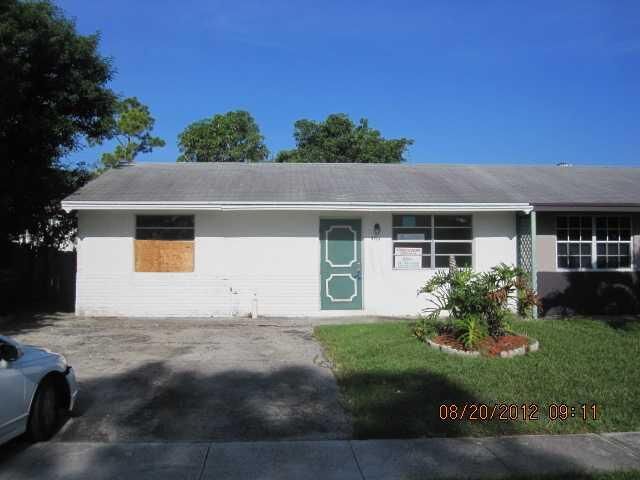 Property Photo:  4761 Gladiator Circle  FL 33463 