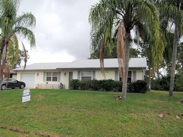 Property Photo:  2025 SW Gemini Lane  FL 34984 