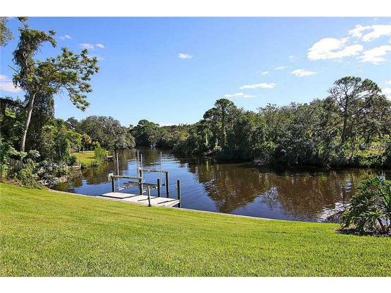 Property Photo:  4031 Redbird Circle N  FL 34231 