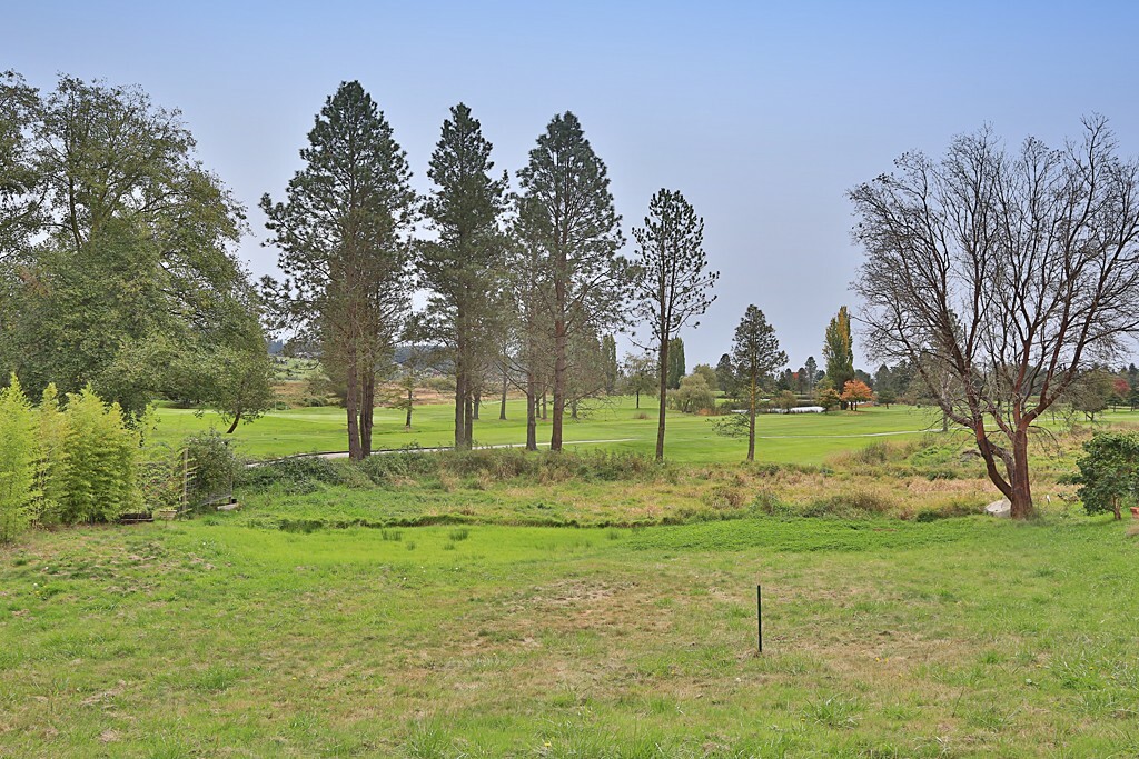 Property Photo:  0xxx Hillis Dr  WA 98260 