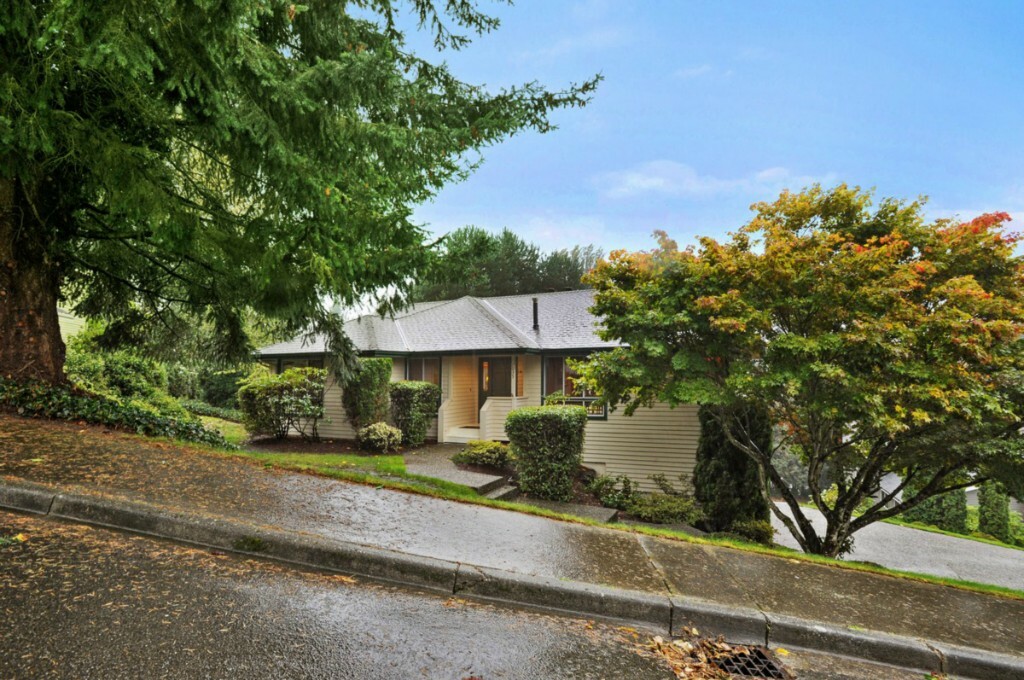 Property Photo:  7035 NE 163rd St  WA 98028 