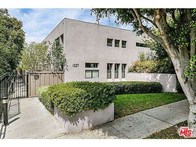 Property Photo: 1327 Havenhurst Dr 9 CA 90046