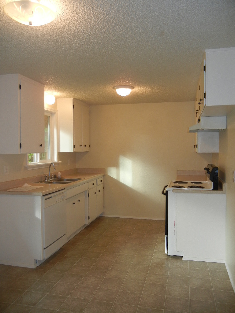 Property Photo: 4017 S 261st St WA 98032