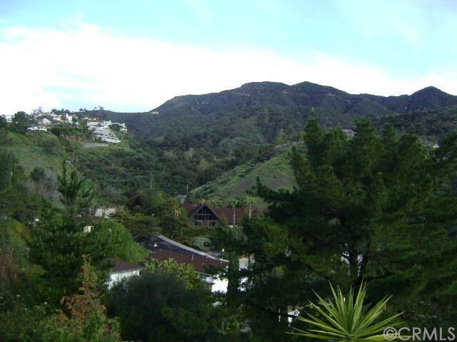 Property Photo: 1710 Heather Ridge Drive CA 91207