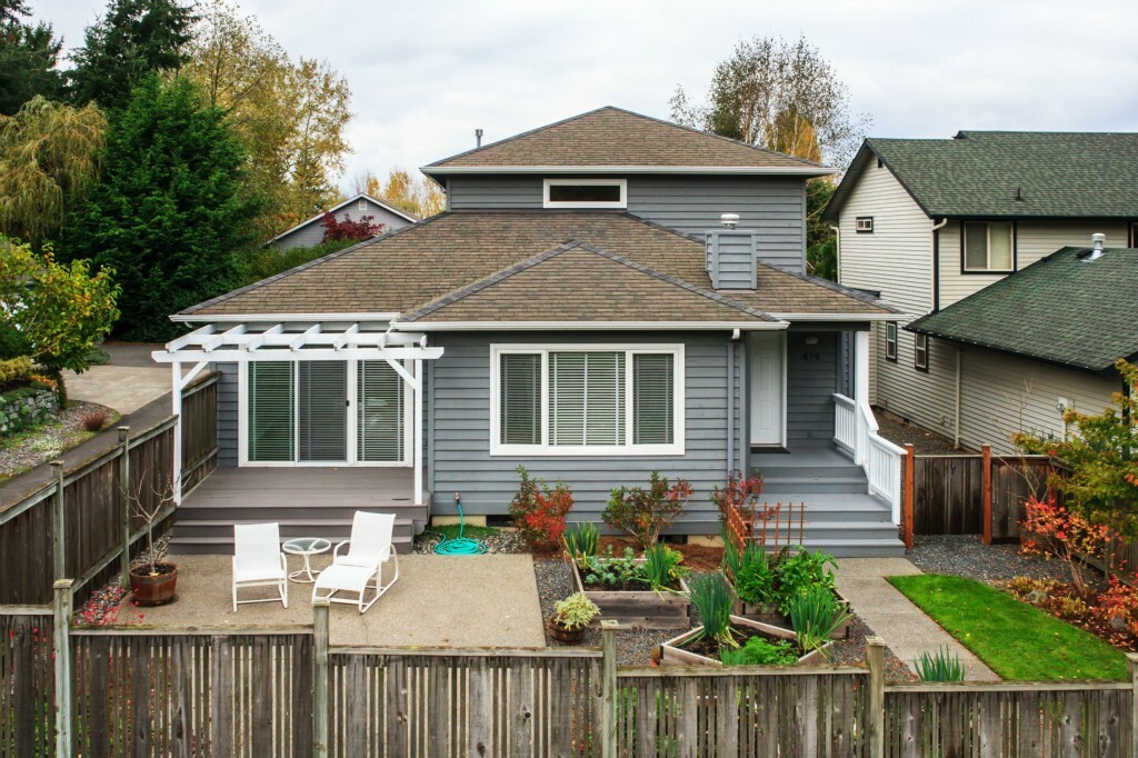 Property Photo:  419 Wilson Ave  WA 98225 