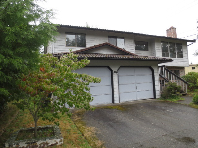 Property Photo: 17527 54th Place W WA 98037
