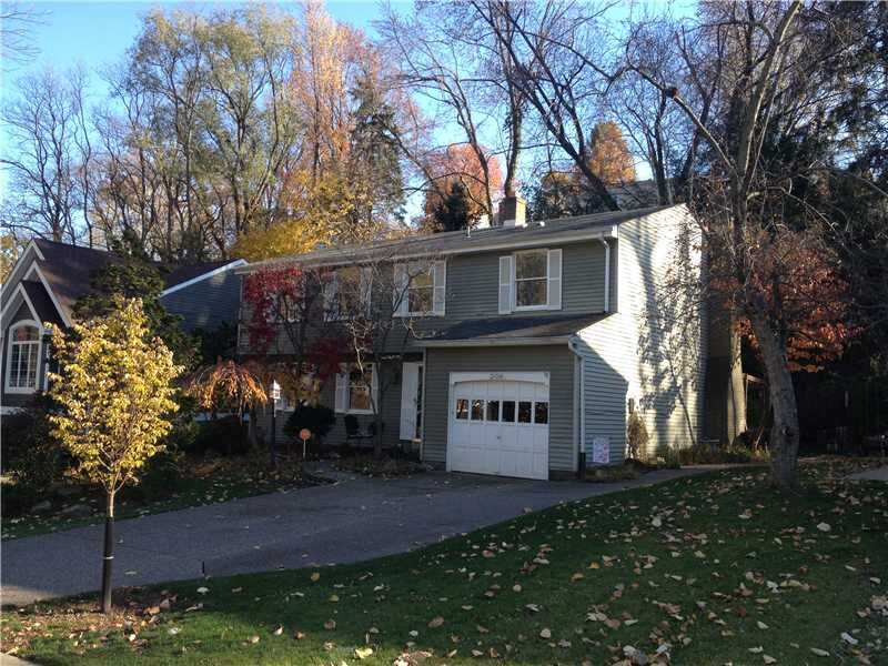 Property Photo: 208 Valley Park PA 15216