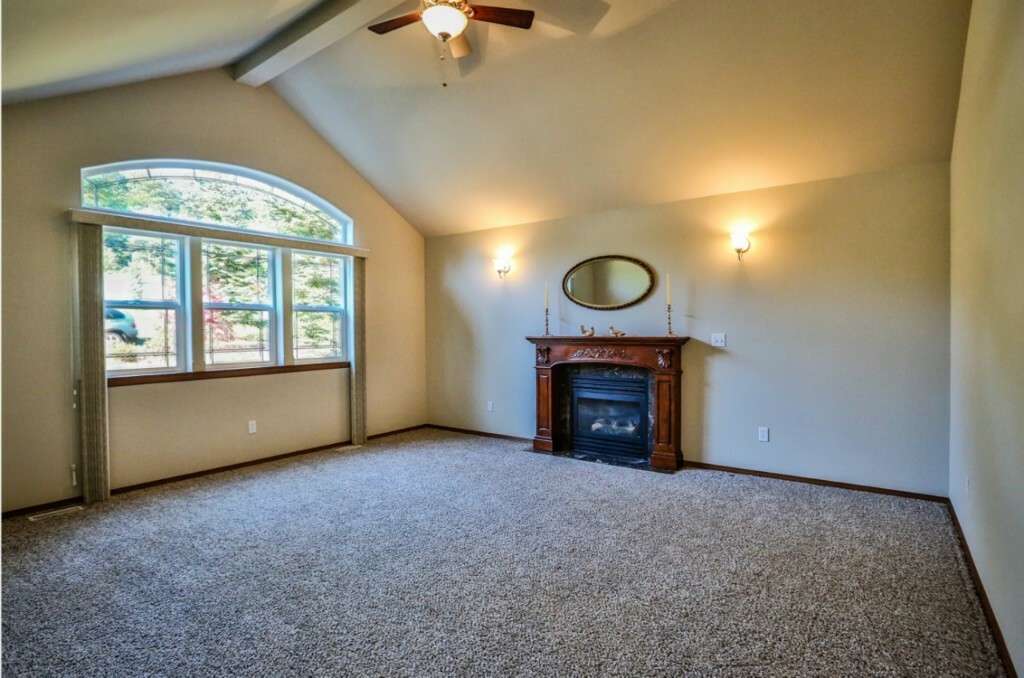 Property Photo:  2487 Flower Ave  WA 98366 