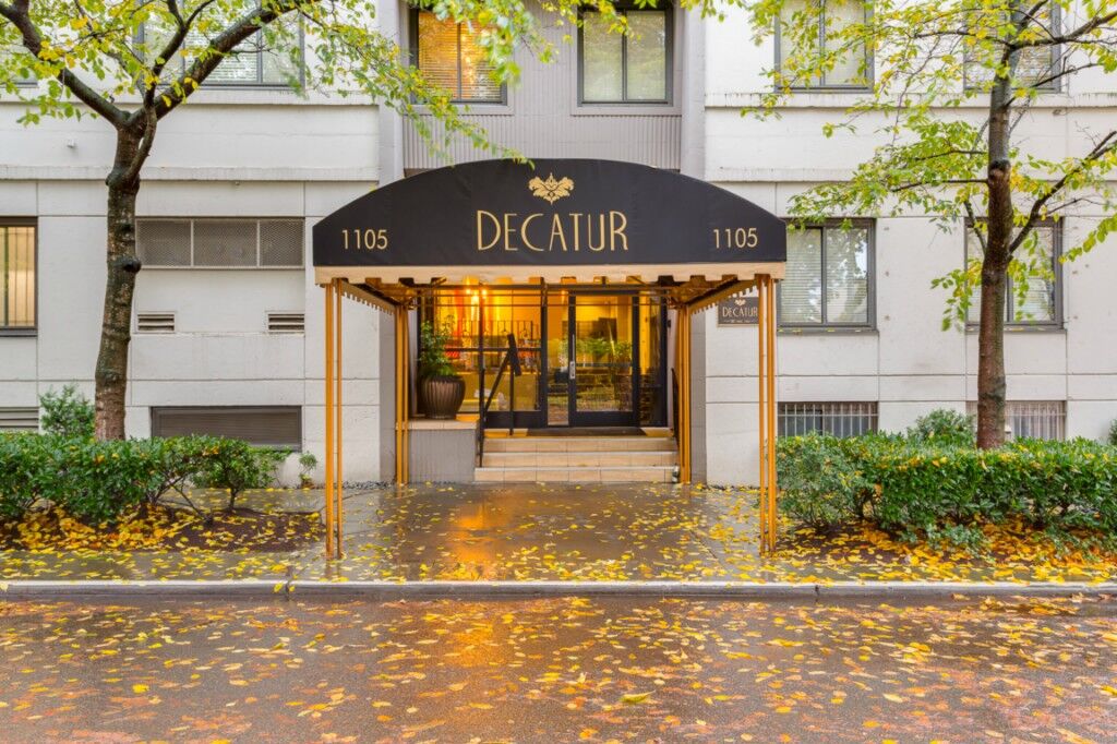 Property Photo: 1105 Spring St 1111 WA 98104