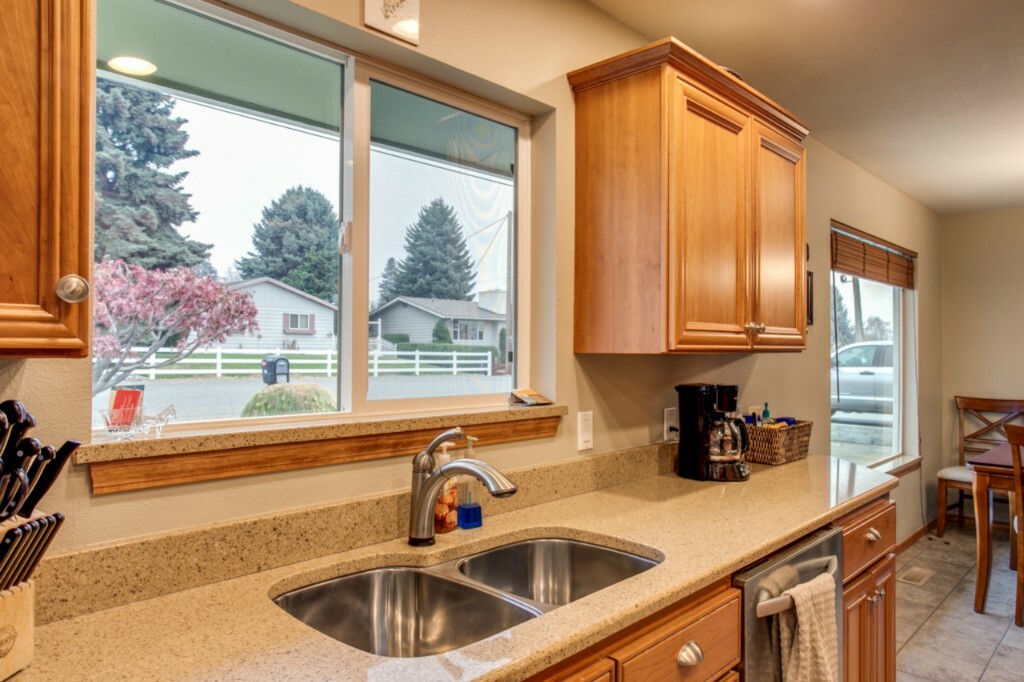 Property Photo: 1344 Fairmont Ave WA 98850