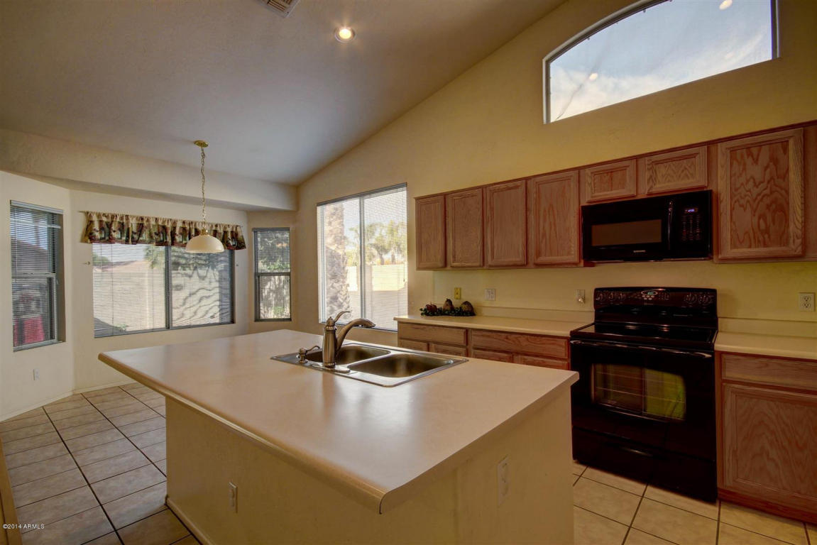 Property Photo:  2402 S Revolta Street  AZ 85209 