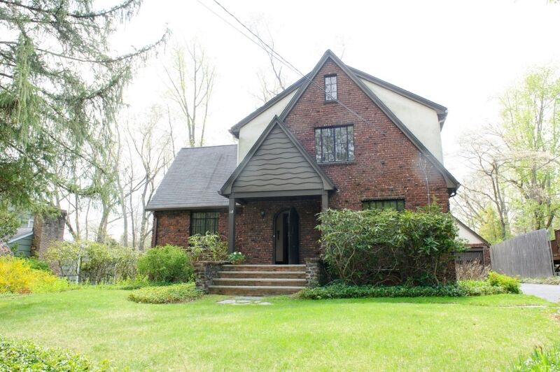 Property Photo:  18 Cleveland Rd  NJ 07006 