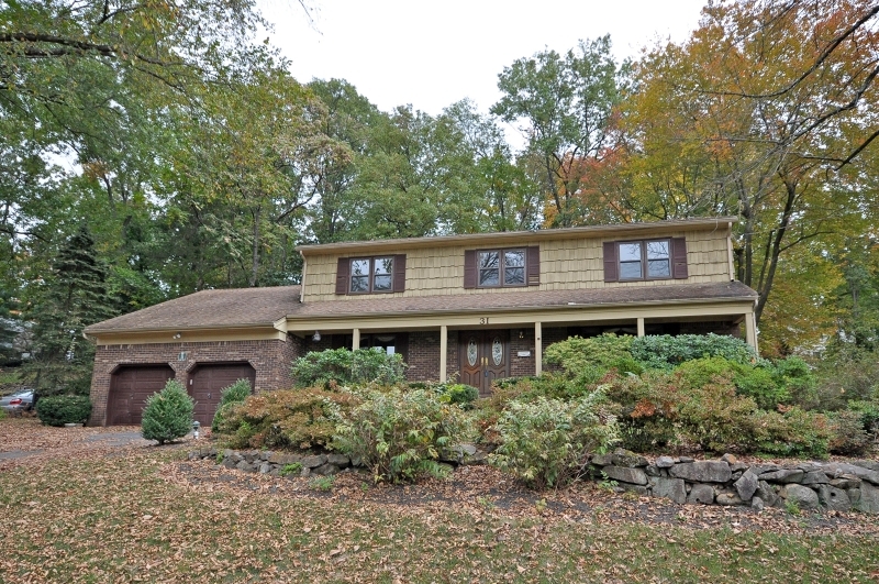 Property Photo:  31 Sloping Hill Ter  NJ 07470 