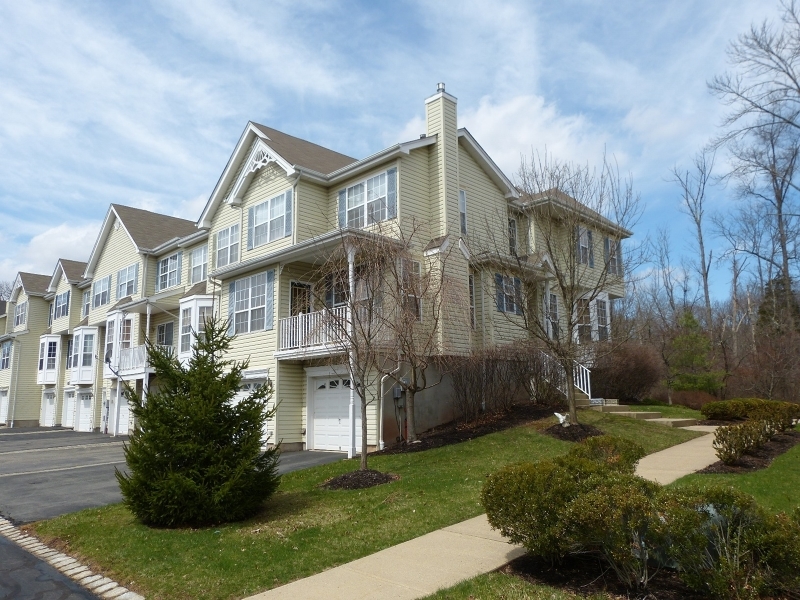 Property Photo: 46 Kentworth Ct NJ 08822