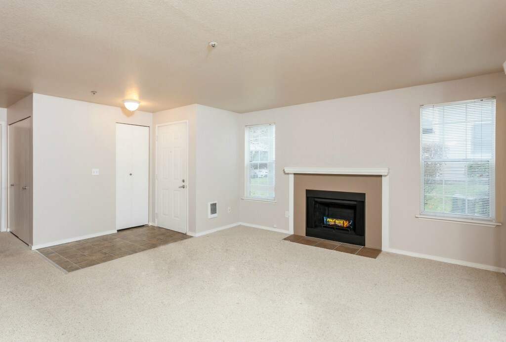 Property Photo:  19230 Forest Park Dr NE H125  WA 98155 