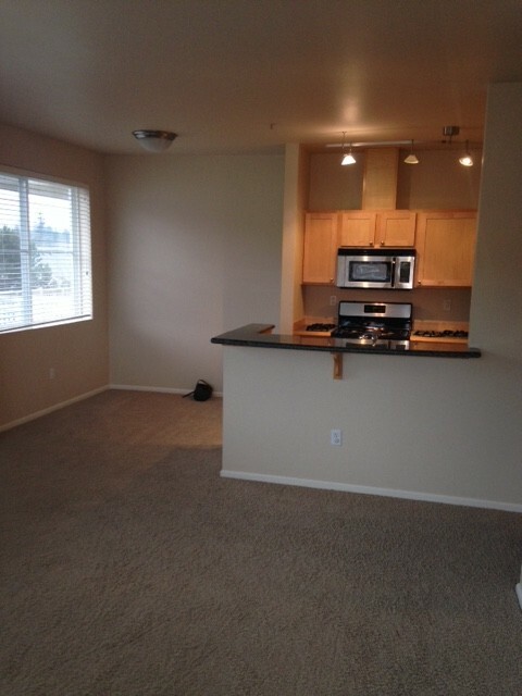 Property Photo:  525 225th Lane NE D304  WA 98074 