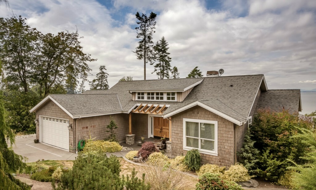 Property Photo: 420 Vanderlin Dr WA 98282