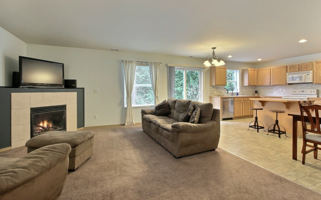 Property Photo: 11001 179th Av Ct E WA 98391
