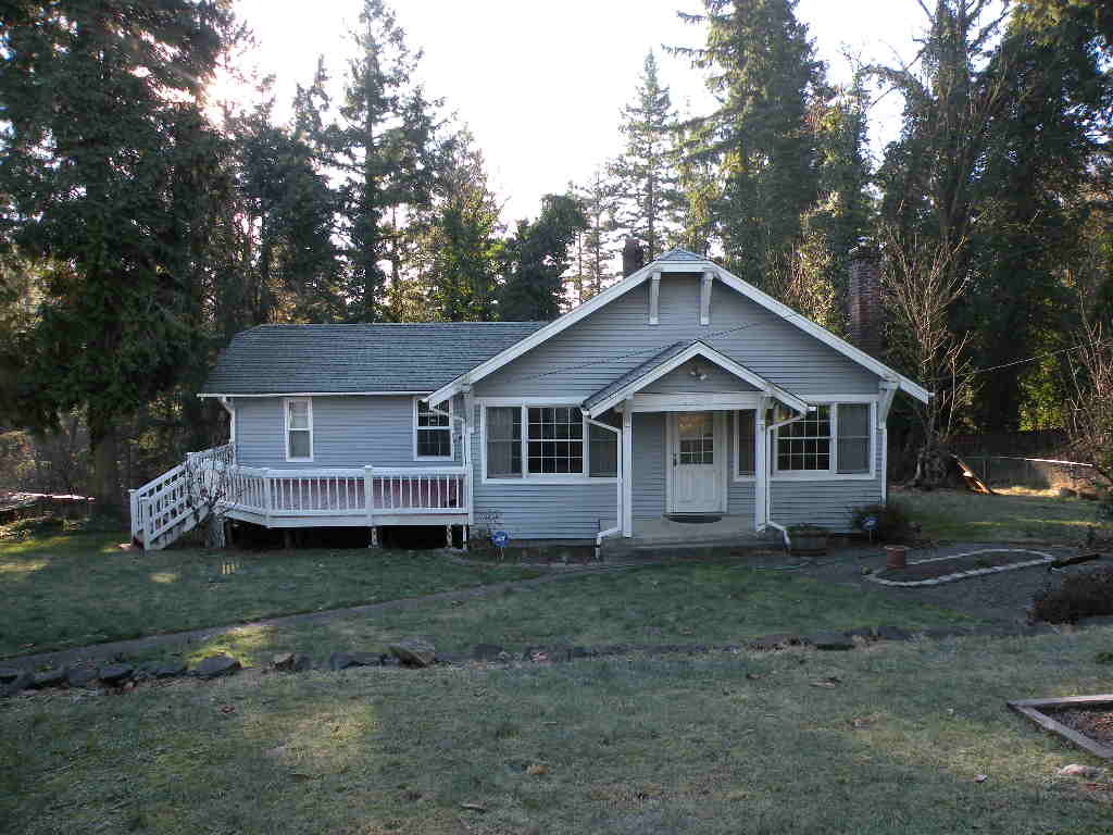 Property Photo:  11810 48th St E  WA 98372 