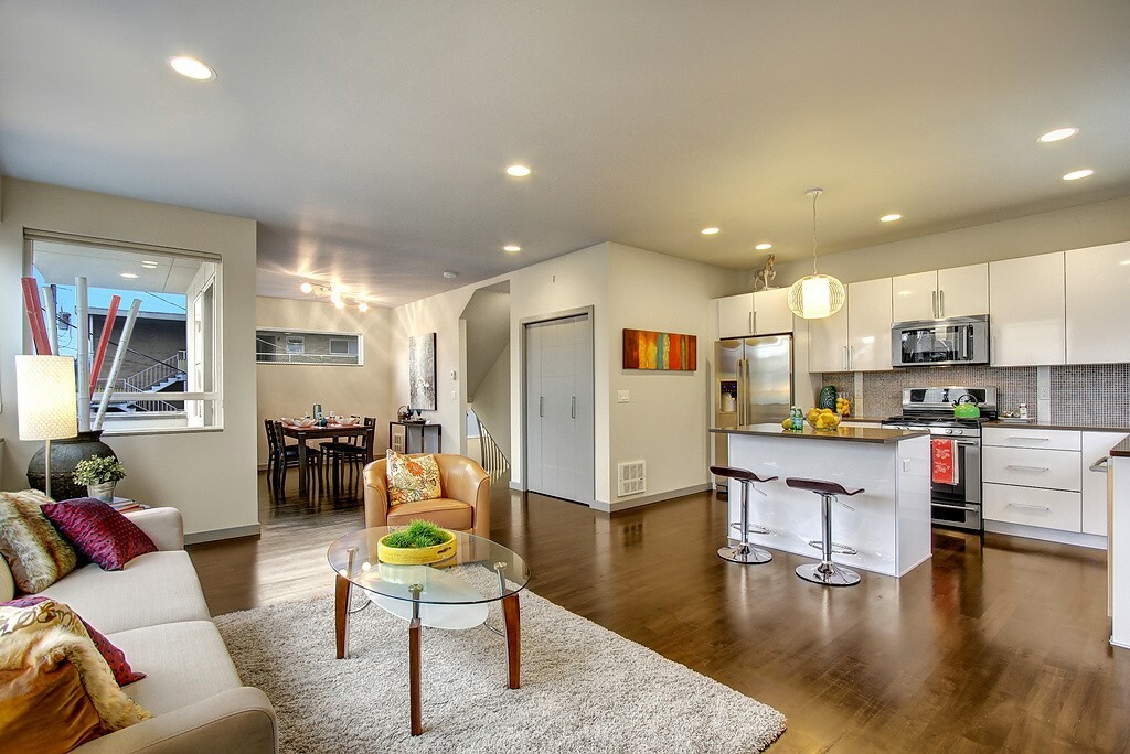 Property Photo: 3810 Linden Ave N WA 98103