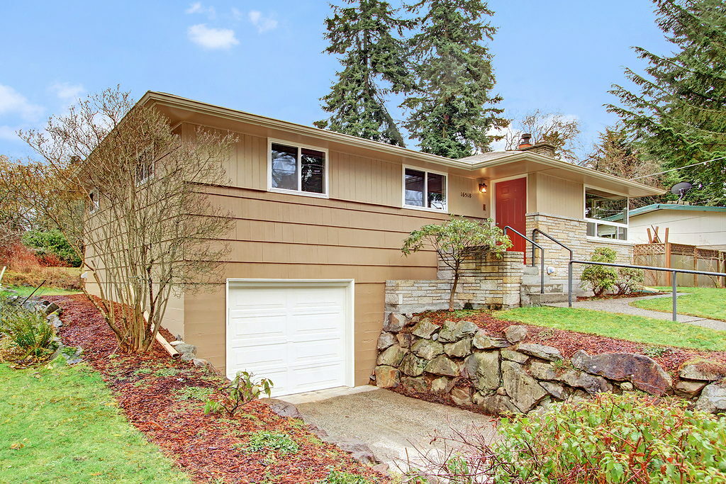 Property Photo:  16518 Fremont Ave N  WA 98133 