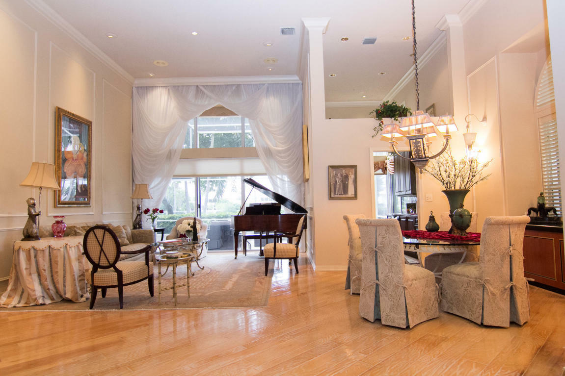 Property Photo: 5246 Windsor Parke Drive FL 33496