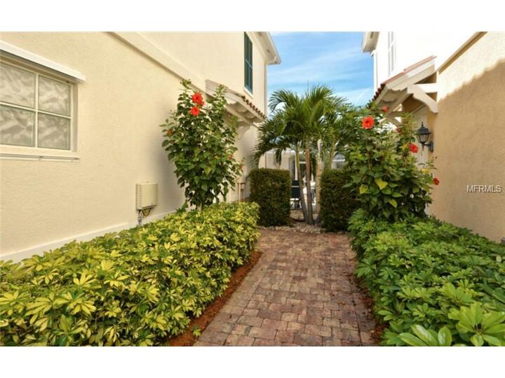 Property Photo: 1712 Burgos Drive FL 34238
