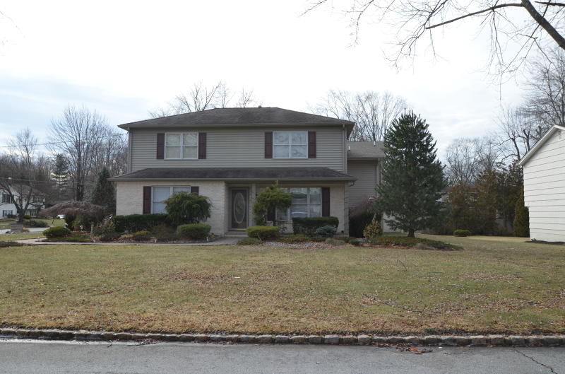 Property Photo:  7 Lyons Pl  NJ 07936 