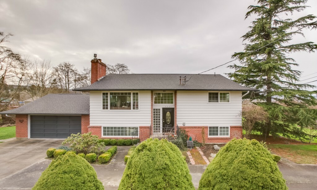 Property Photo: 1261 Arrowhead Rd WA 98282