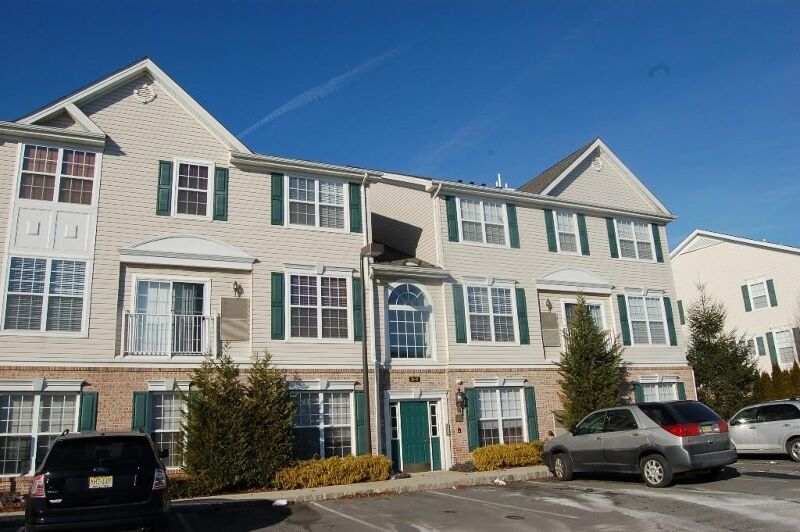 Property Photo:  42 Limerick Ln  NJ 08865 