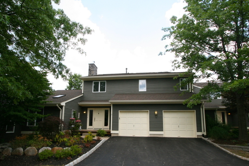 Property Photo:  3 Country Club Dr  NJ 08801 