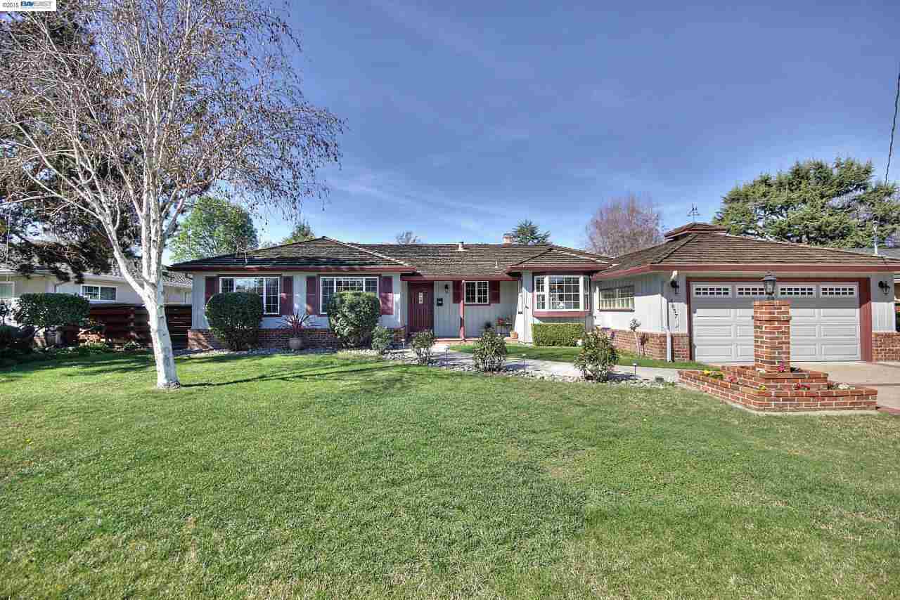 Property Photo: 4857 Whitfield Ave CA 94536