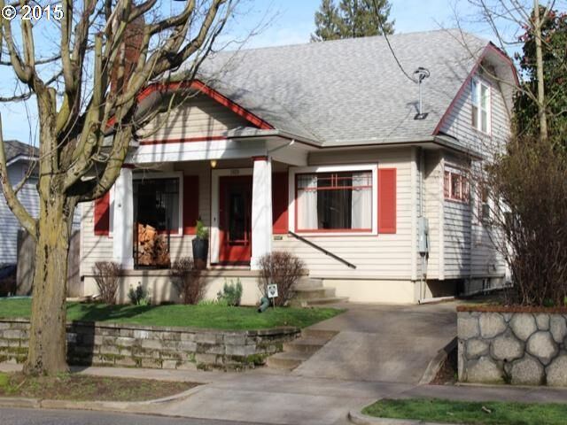Property Photo:  1825 NE Fremont St  OR 97212 