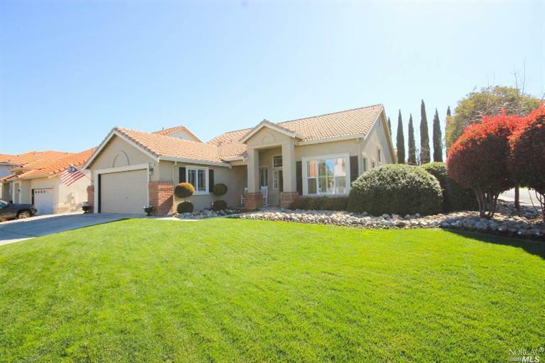 Property Photo: 660 Edenderry Drive CA 95688