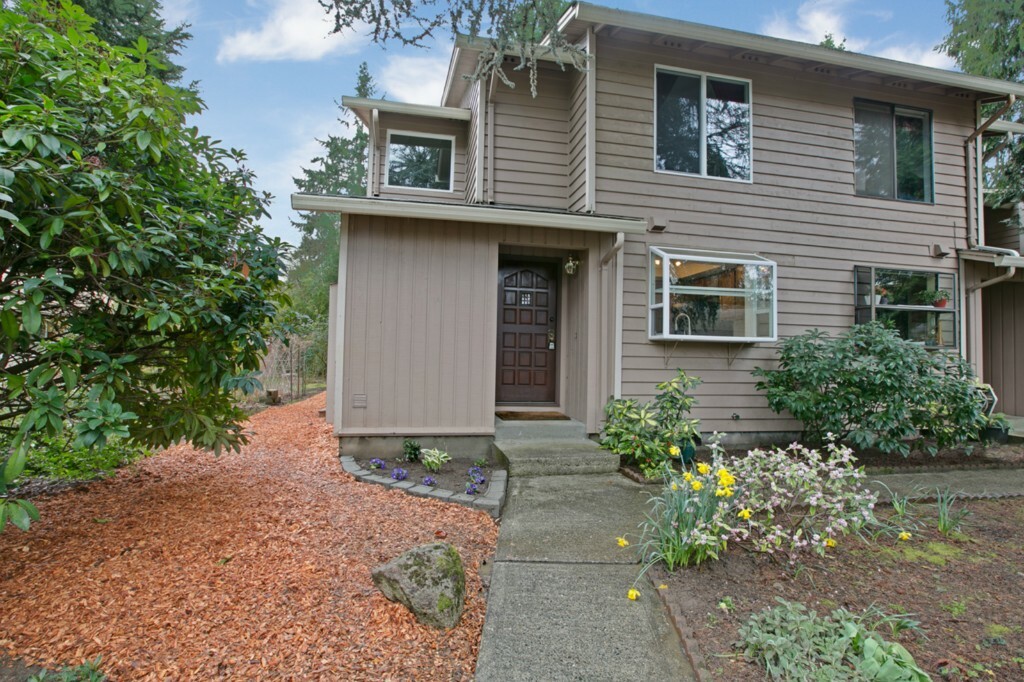 Property Photo:  821 142nd Place SE A  WA 98007 