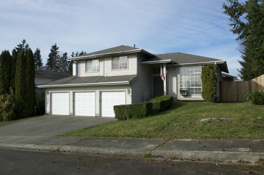 Property Photo:  13710 SE 270th  WA 98042 