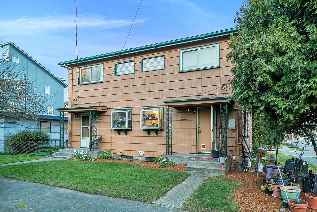 Property Photo:  6701 Alonzo Ave NW  WA 98117 