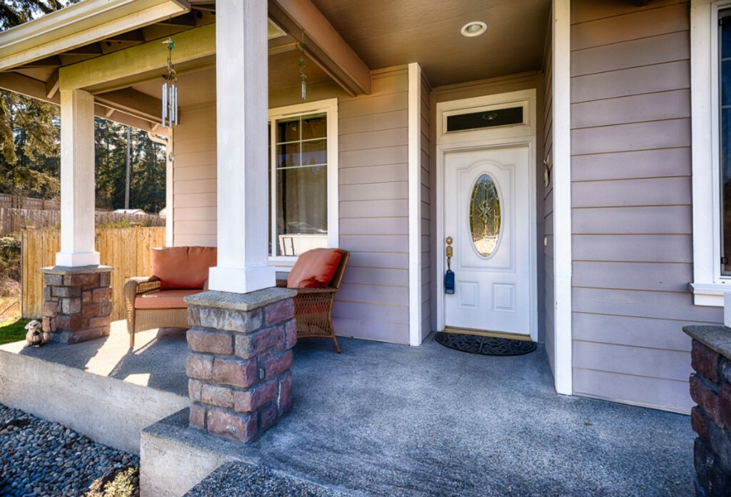Property Photo: 23516 32nd Ave E WA 98387