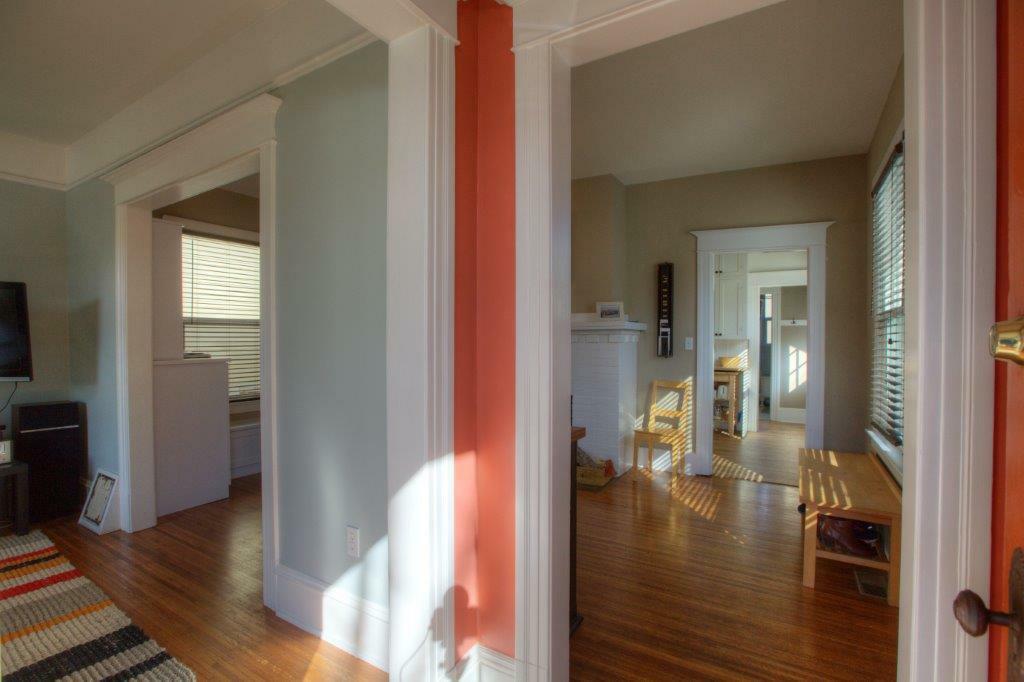 Property Photo: 2722 E Union St WA 98122