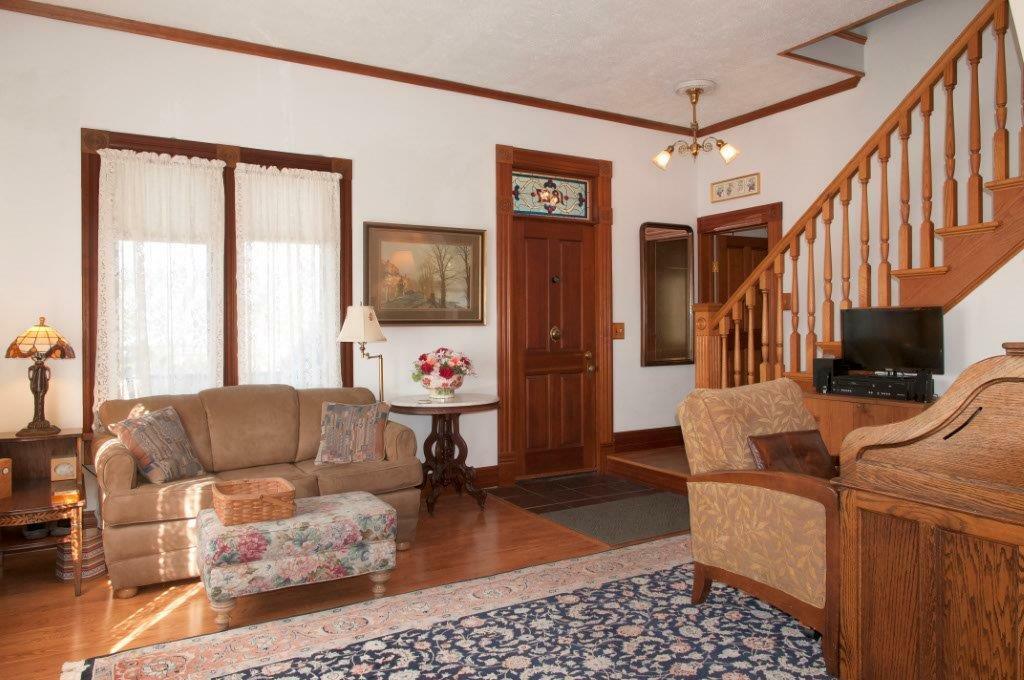 Property Photo:  1827 Van Ness St  WA 98368 