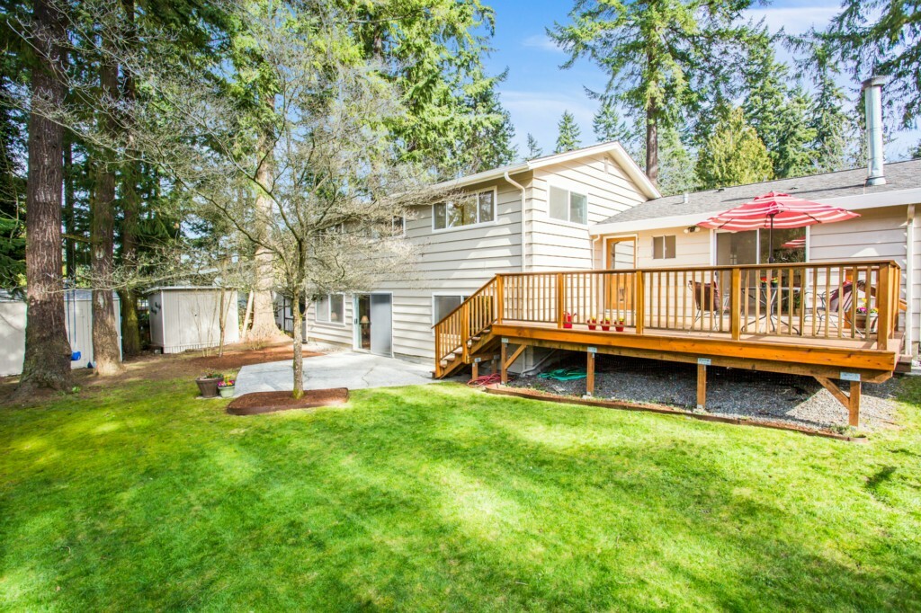 Property Photo:  16517 78th Place NE  WA 98028 